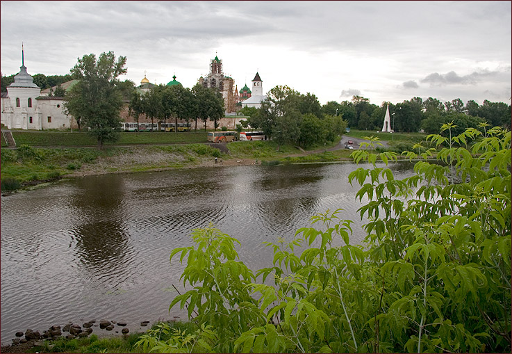 Ярославль. Вид на Спасский монастырь со стороны реки Которосли